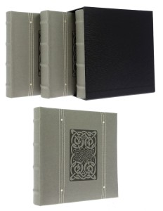 Albumy kieszeniowe szyte w pudełku prezentowym 10x15/200 x 3  KD46200 LINE BOX3-3