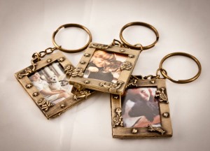 Ramka metalowa brelok do kluczy 3x4cm KEY FRAME GOLD